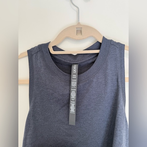 Vuori Energy Tank Top, size small - Picture 4 of 5
